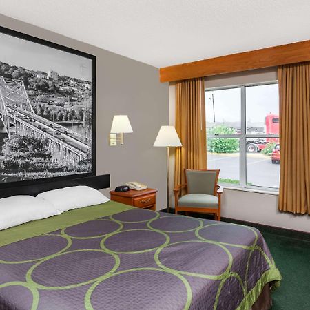 Super 8 By Wyndham Athens Hotel Екстериор снимка