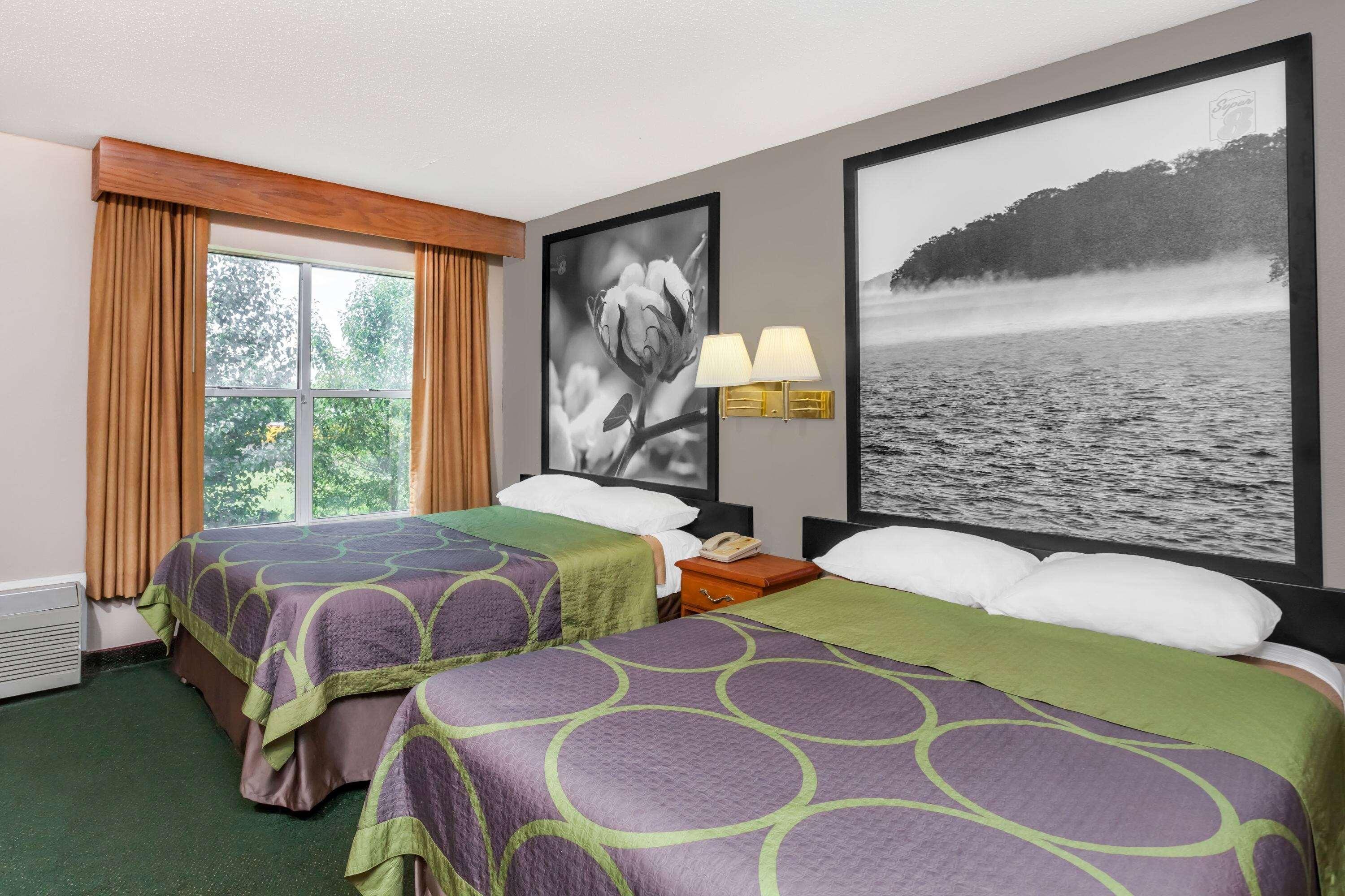Super 8 By Wyndham Athens Hotel Екстериор снимка